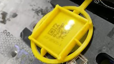 RFH 5W ультрафиолетовый лазер маркировочный черный QR-код на желтом пластике