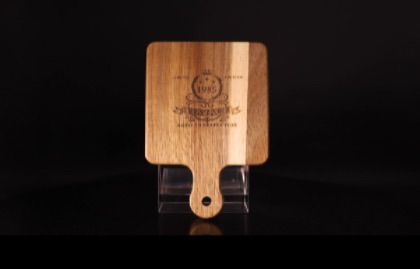 Точность и глубина: лазерная гравировка потрясающих деталей на дереве с помощью лазера UV F9