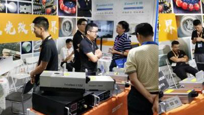 Производители станков для УФ-лазерной маркировки покупают УФ-лазеры для сверления пластин